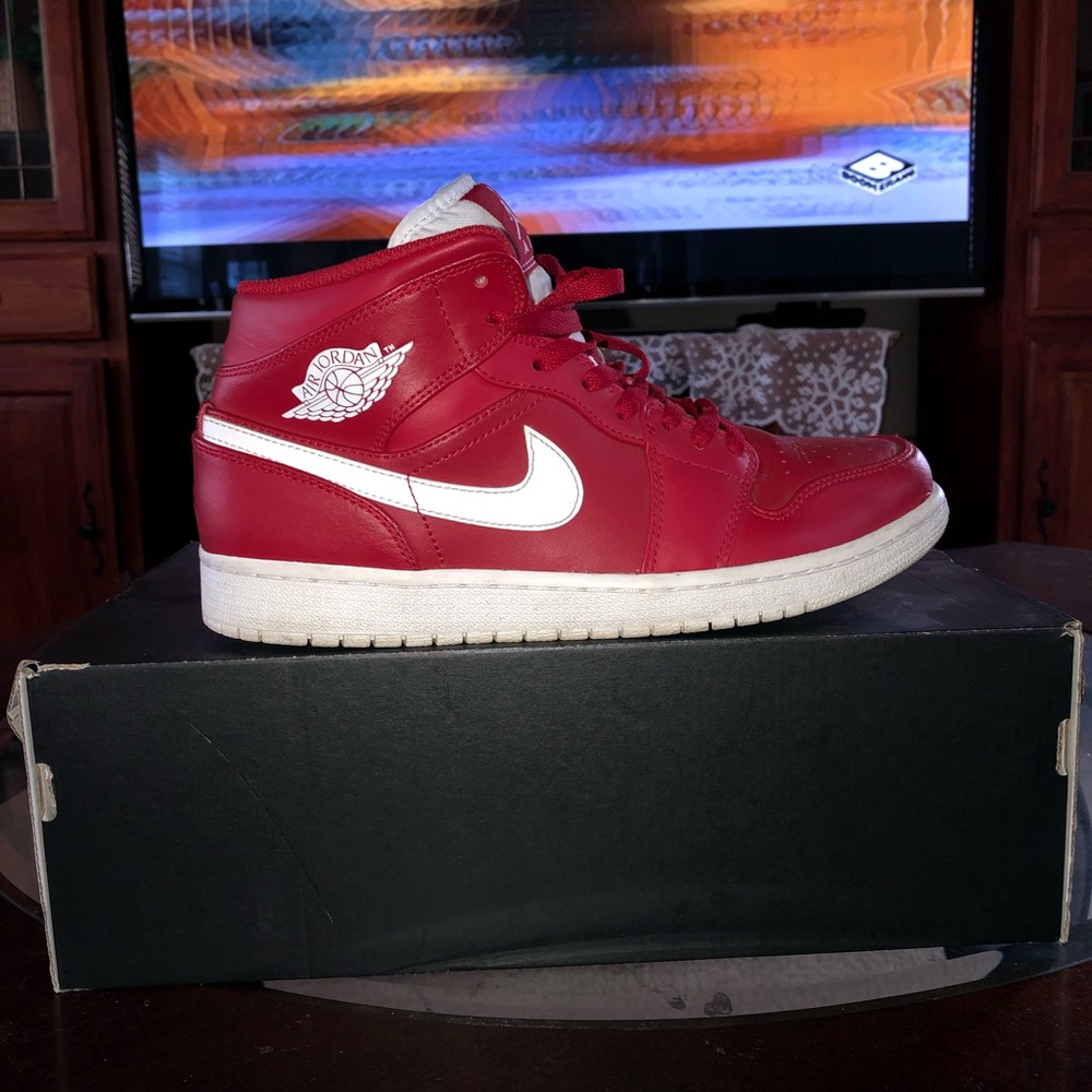 Air Jordan 1 ‘ Gym Red ‘